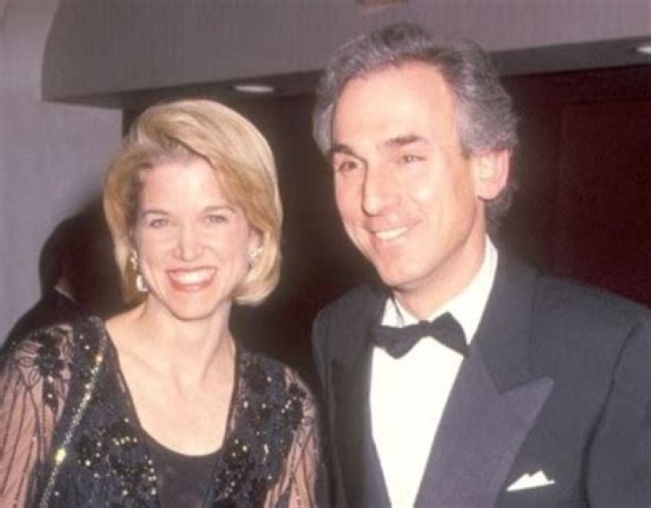 Is Paula Zahn Married?